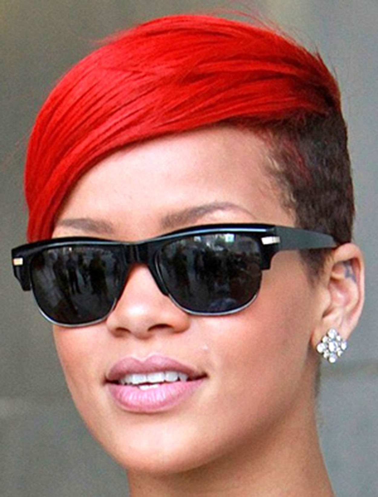 Rihanna-oliver-peoples-sunglasses_the+spectacle-trolley+square-salt+lake+city-DebaDoTell